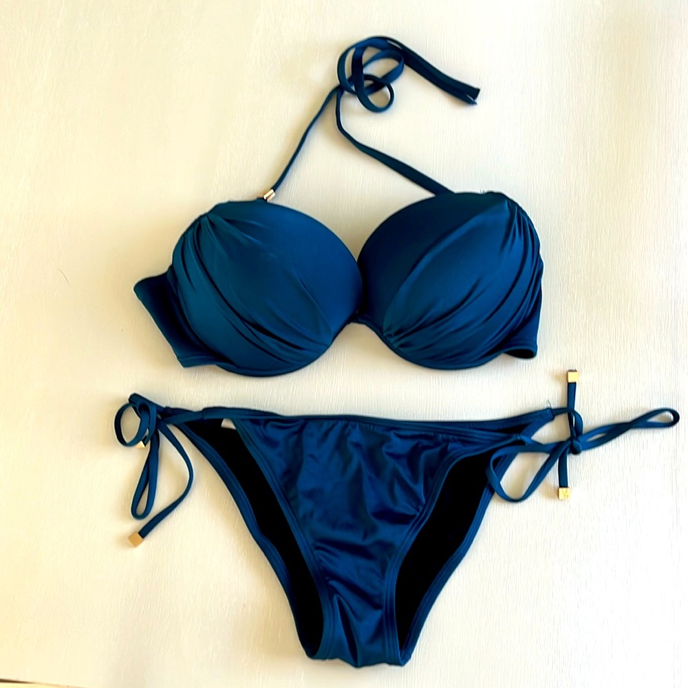 Victoria’s Secret 2 piece bikini in mallard blue, 34DD top with Large bottom.